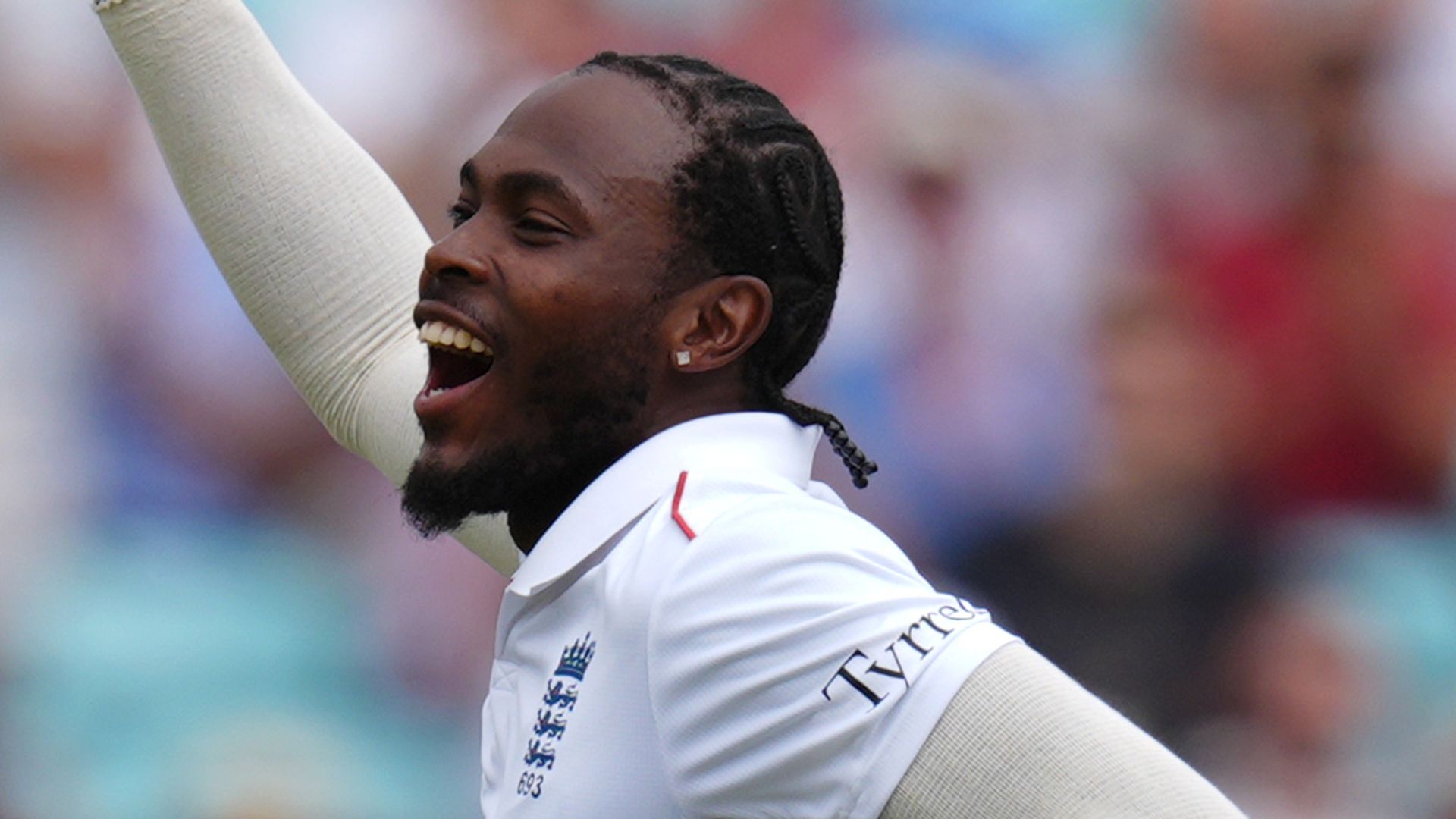 England have New Zealand six down as lead passes 400 LIVE!